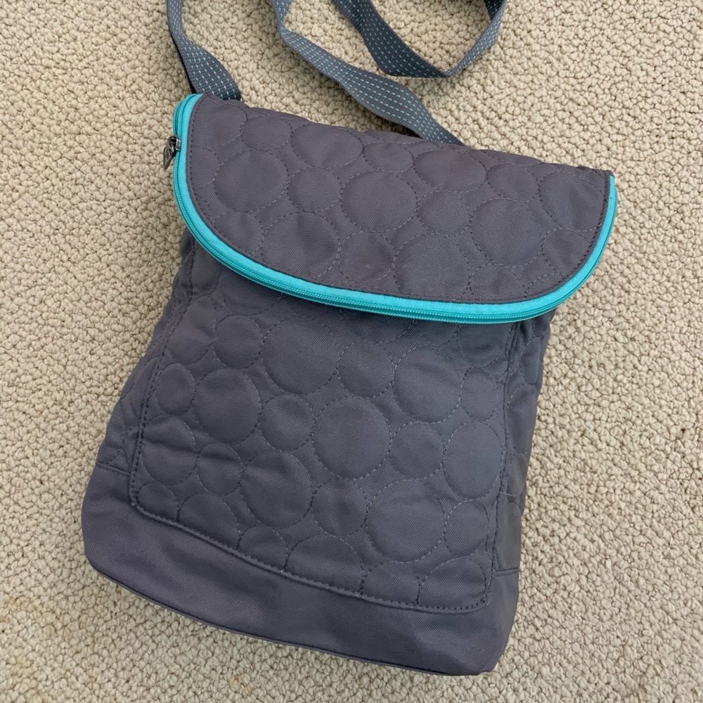 Cute crossbody/backpack in gray
